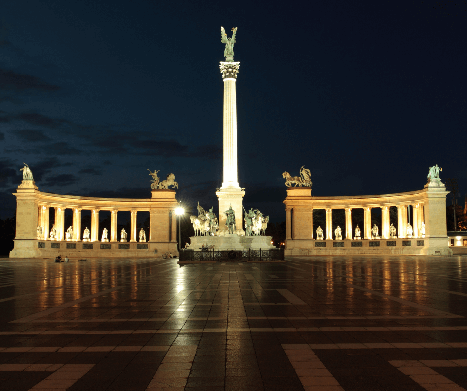 Heroes’ Square