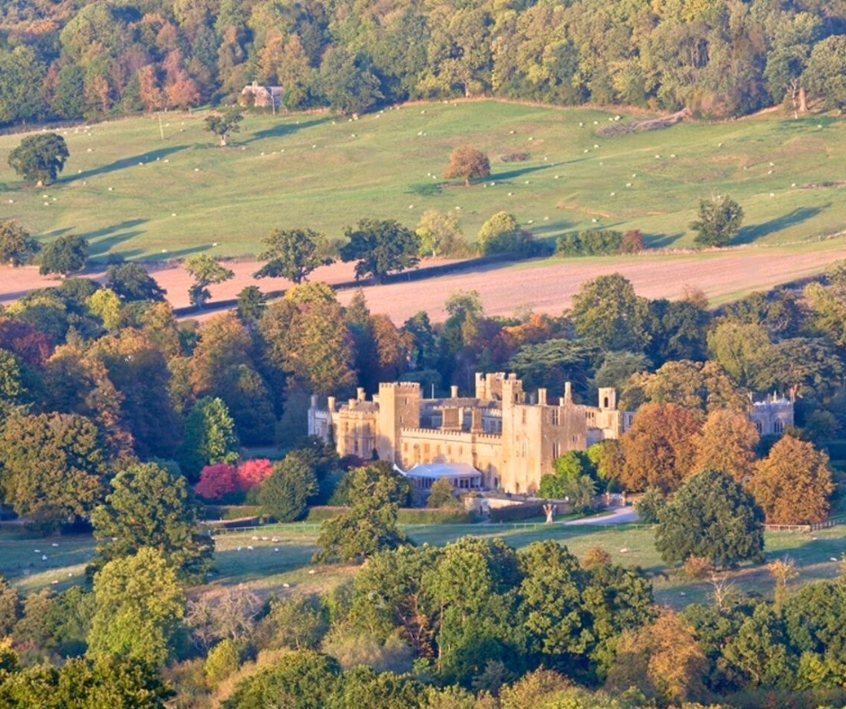 Autumn in the Cotswolds Exploring England's Picturesque Countryside (3)