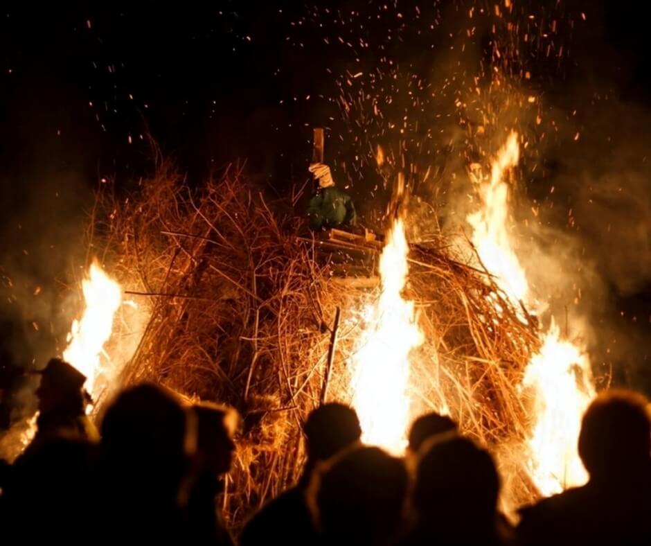Guy Fawkes Night_ Fire, Folklore, and English Identity